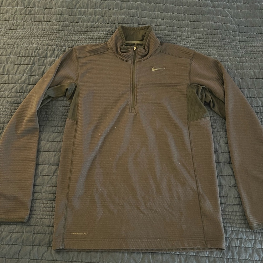 Nike therma-fit quarter zip size Small
